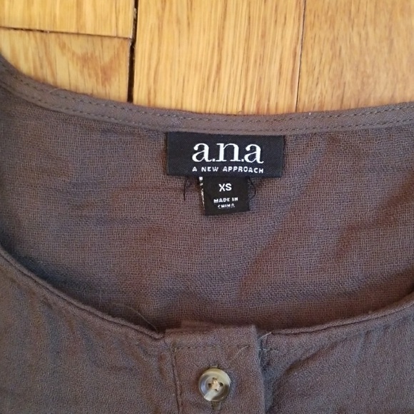 NWT Green XS Top - Picture 4 of 5